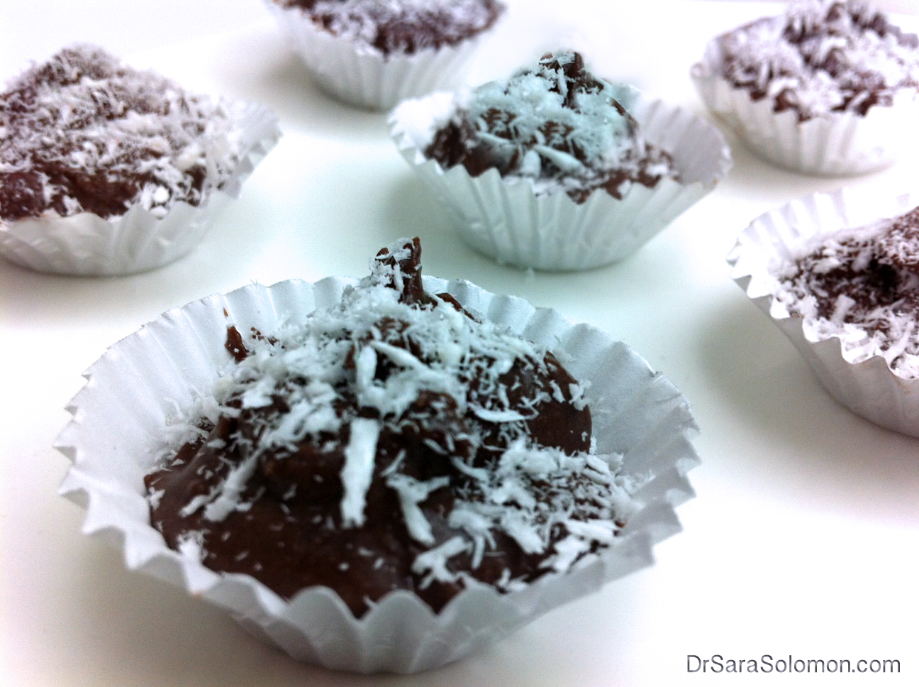 healthy gaspari chocolate coconut snowballs